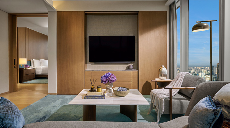 pan pacific jakarta premier suite living room2