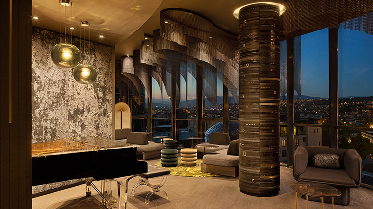 paragraph freedom square chinari bar and lounge high