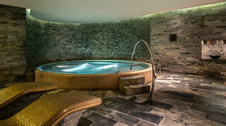 park hyatt abu dhabi hotel and villas Jacuzzi