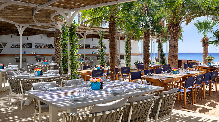 parklane a luxury collection resort and spa limassol restaurants nammos table setting
