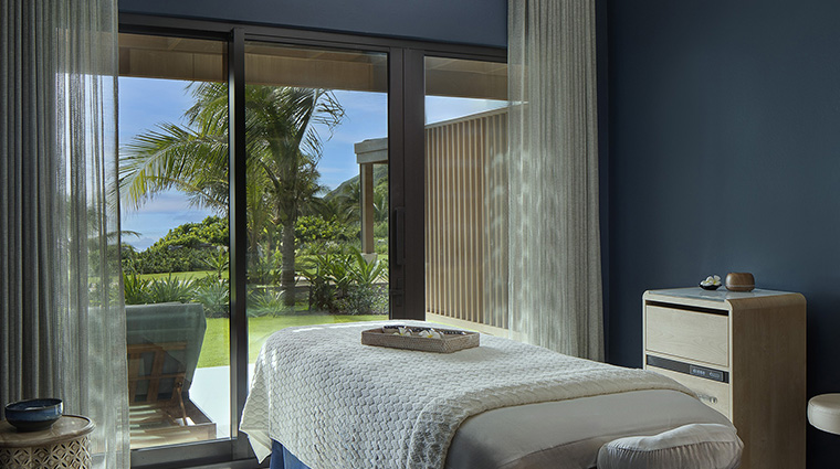 peter island resort spa treatment room