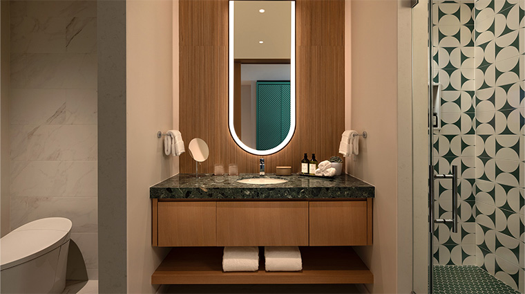 pier sixty six resort standard king bathroom