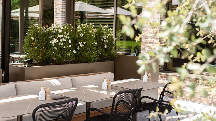 pillows grand boutique hotel maurits at the park spring cafe brasserie terrace
