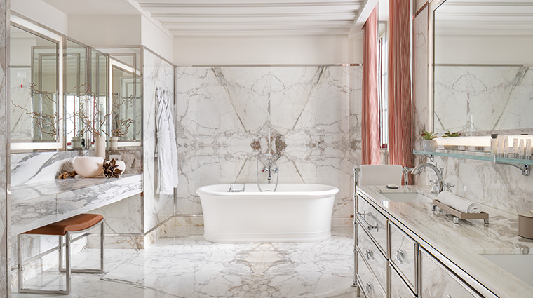 portrait milano lungarno collection suite borromeo bathroom