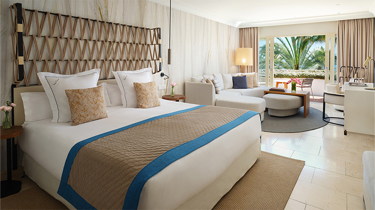 1puente romano beach resort grand junior suite
