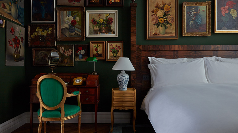 hotel pulitzer amsterdam bed headboard