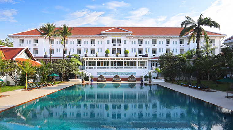 raffles grand hotel dangkor pool