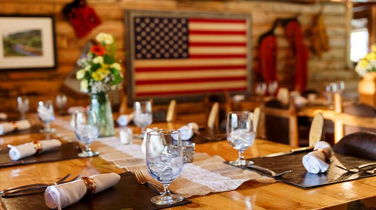 rawah ranch Lodge Dinning