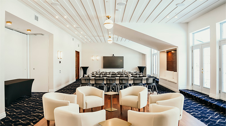 ripplecove hotel and spa abenakis room