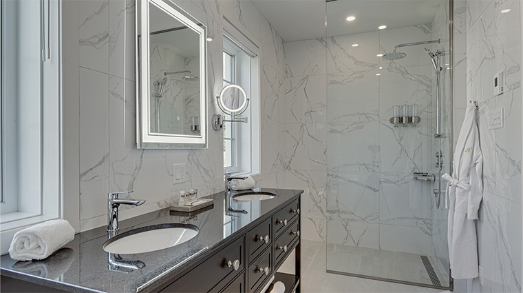 ripplecove hotel and spa villas bathroom