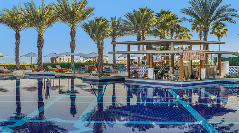 4rixos premium saadiyat island swim up bar