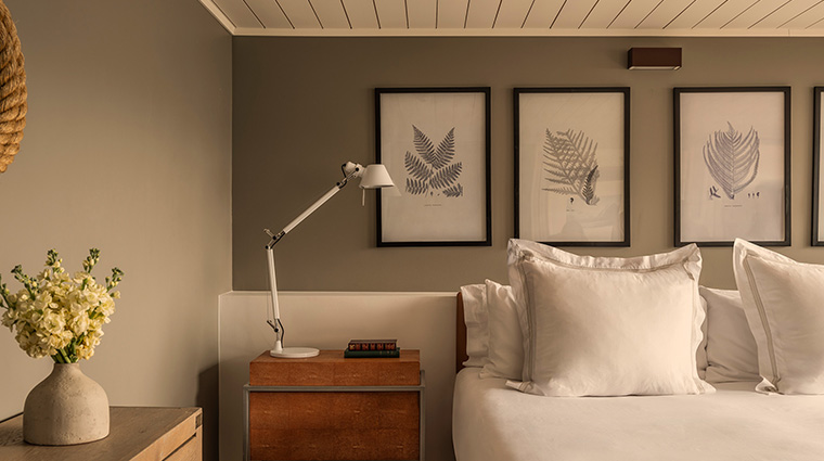 rosewood matakauri lake view suite bedroom