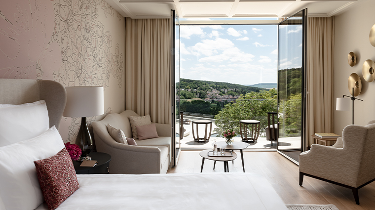 royal champagne hotel & spa royal bedroom2