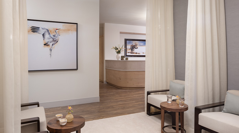 rusty parrot lodge spa spa lobby