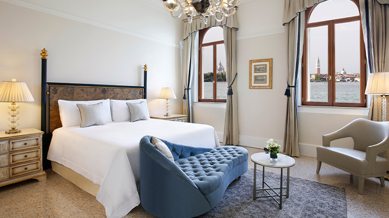 4 san clemente palace kempinski marco polo suite bedroom