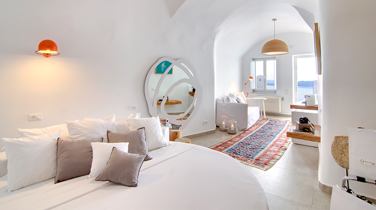 santorini secret suites spa honeymoon suite