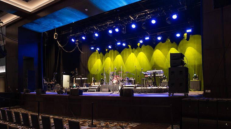 saracen casino resort theater1