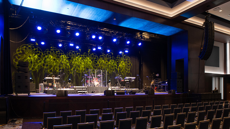 saracen casino resort theater2