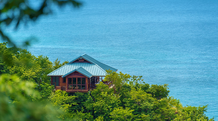 secret bay clifftop zabuco