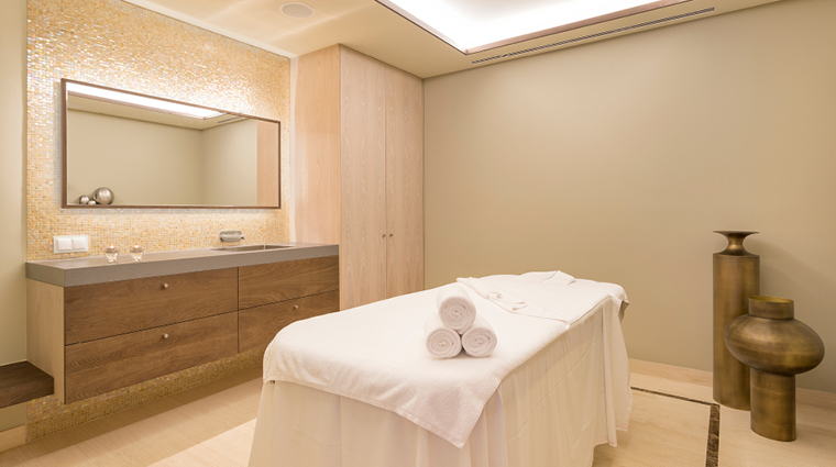 pine cliffs hotel serenity spa treatment room