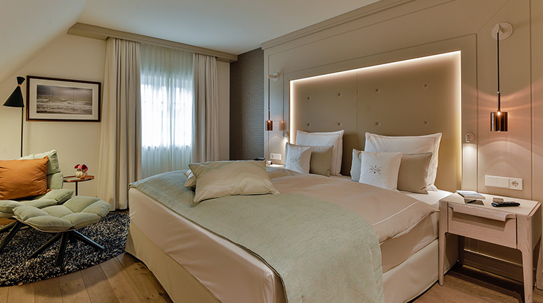 severins resort and spa room