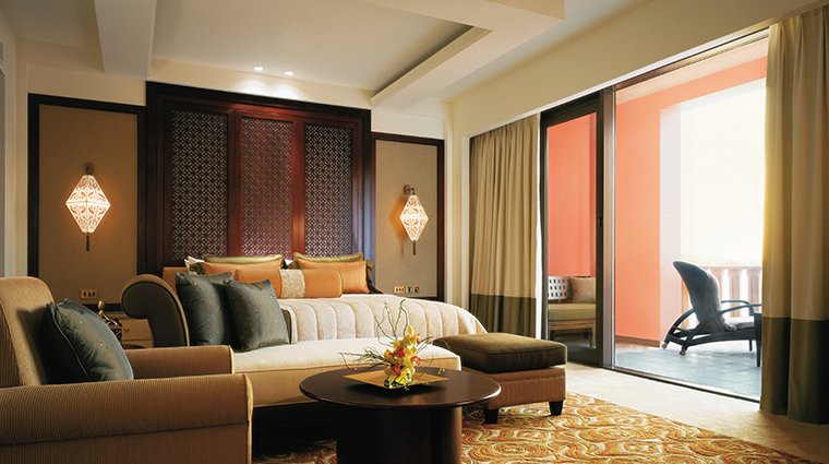 shangri la al husn resort spa specialty suite bedroom