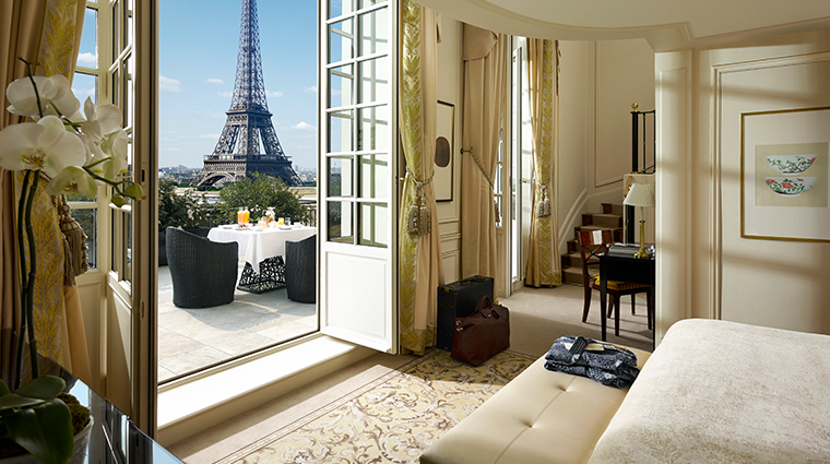 shangri la hotel paris Duplex Terrace Eiffel view Suite