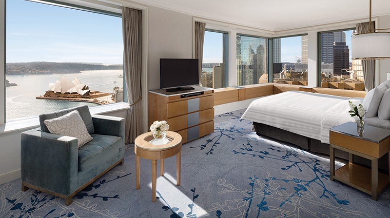shangri la hotel sydney premier king bedroom