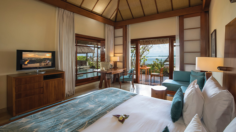 shanti maurice resort spa beachfront suite pool villa3