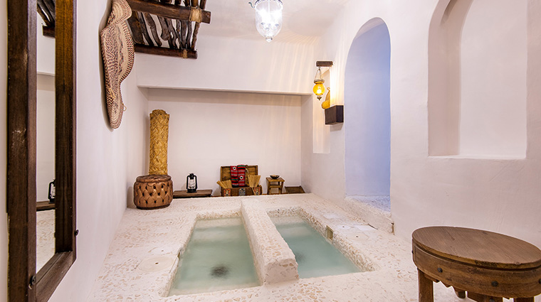 sharq village and spa a Ritz carlton hotel cold and hot tubs