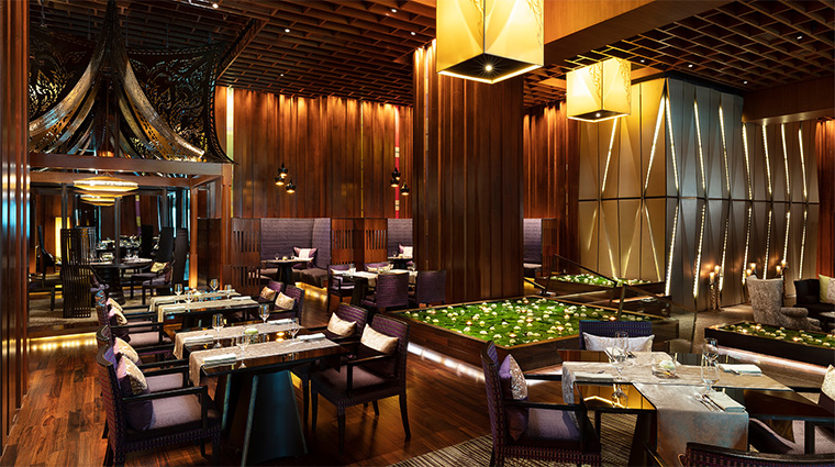 siam kempinski hotel bangkok sra bua by kiin kiin