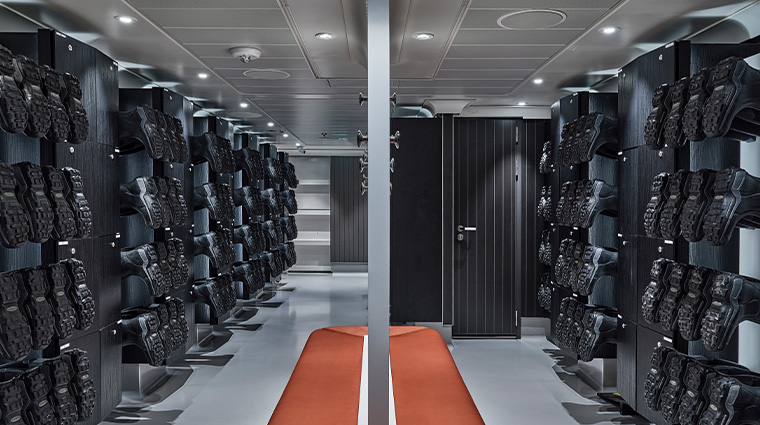 silver endeavour mud room