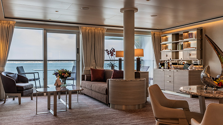 silver ray grand suite living