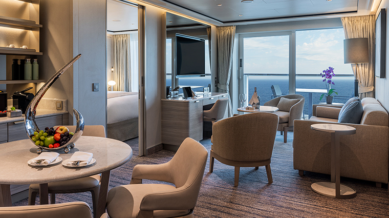 silver ray suite living2