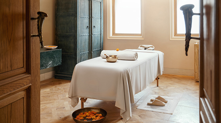 six senses fort barwara the spa treatment room