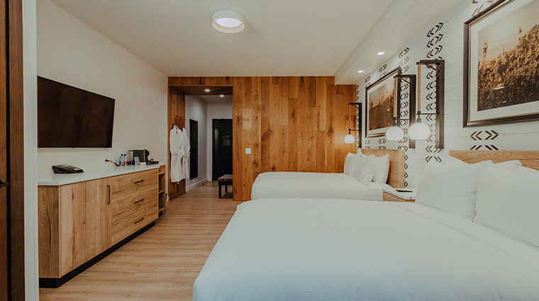 skaneateles fields resort and spa double queen room