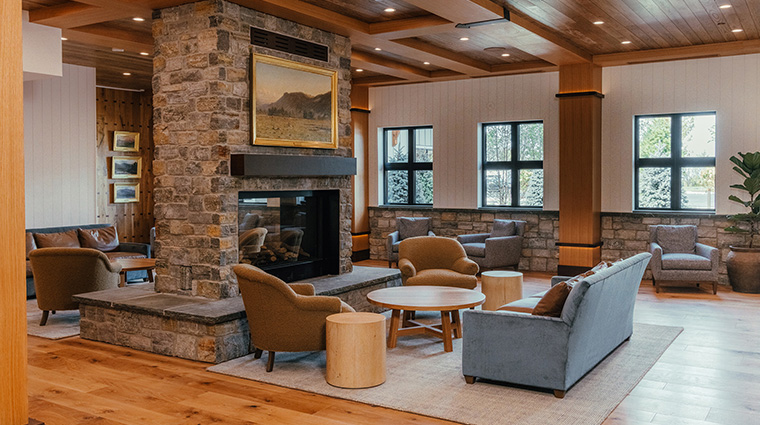 skaneateles fields resort and spa lobby