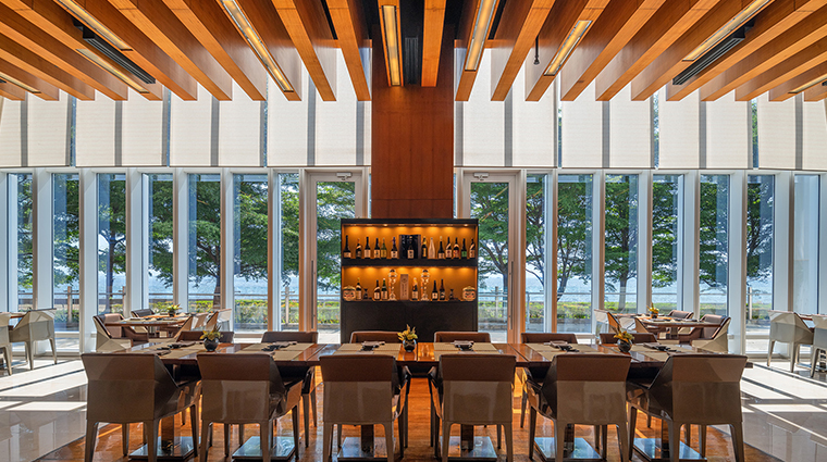 sky tower at solaire resort entertainment city yakumi