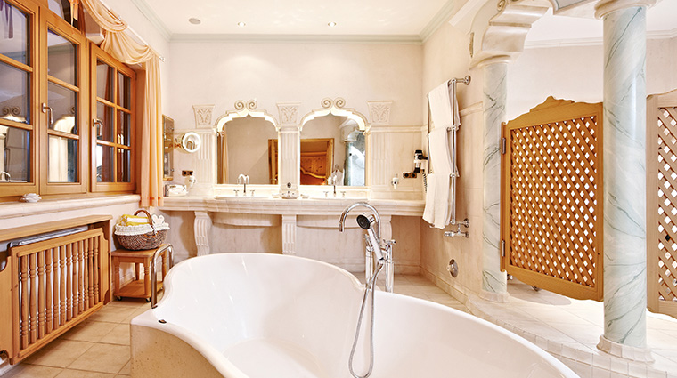 spa hotel jagdhof bath