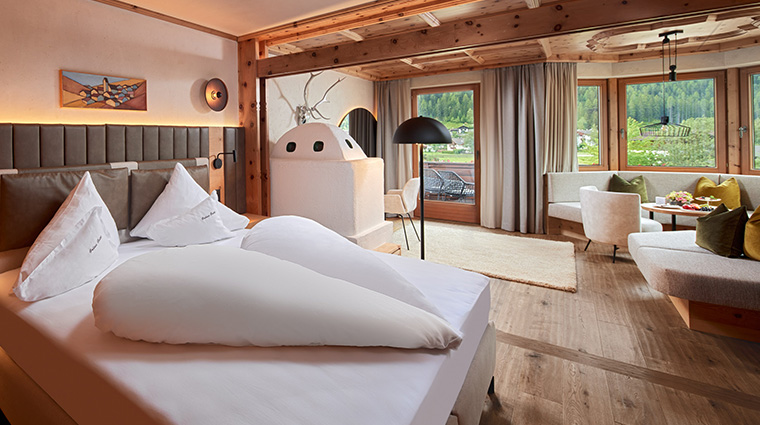 spa hotel jagdhof guestroom4
