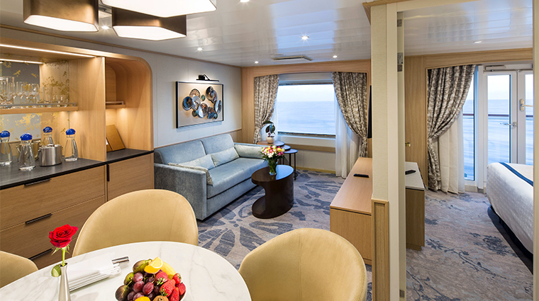 windstar star pride deluxe suite living