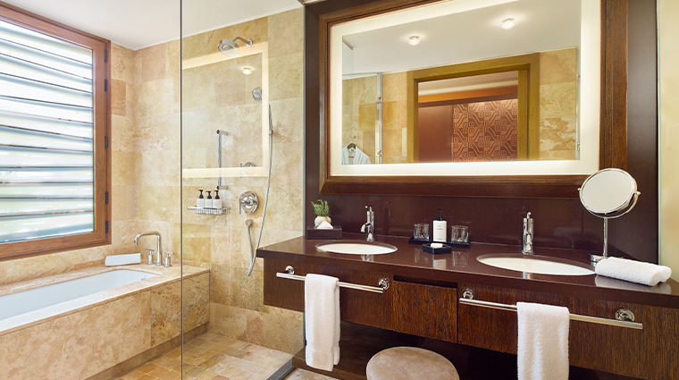 tambo del inka a luxury collection resort spa Habt Deluxe terrace king2