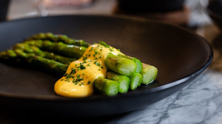 tauro steakhouse bearnaise asparagus 