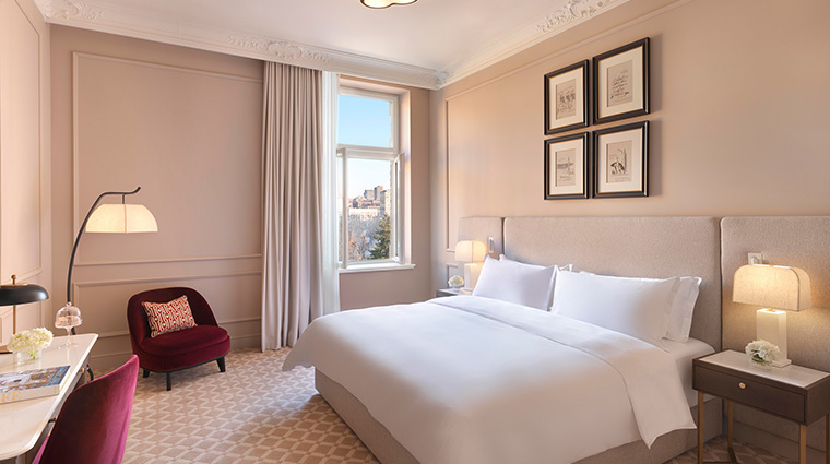 the bristol belgrade deluxe king bedroom