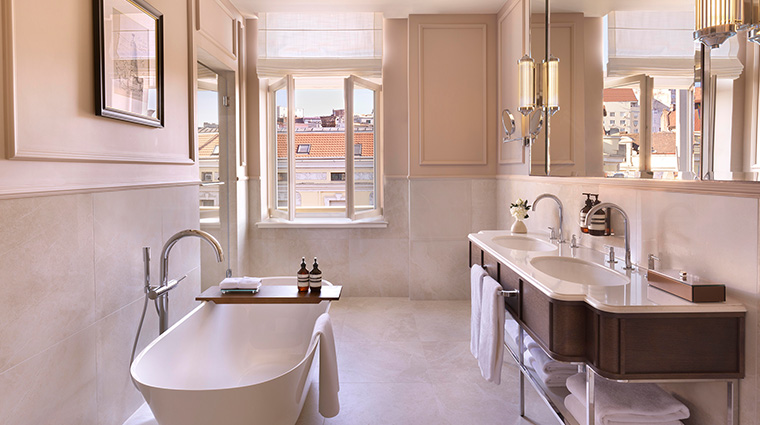 the bristol belgrade royal suite bathroom