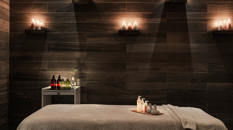 the chedi lustica bay the spa massage room