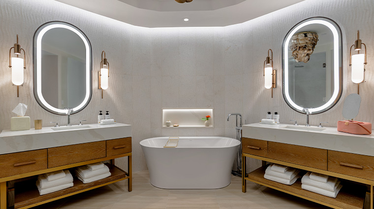 The Cove King Ocean Suite Model Room Bathroom