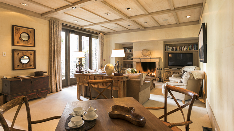 cape kidnappers main dining room library