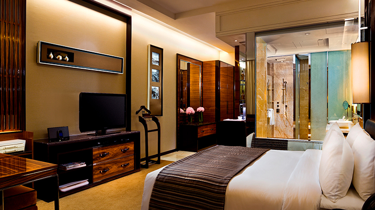 the fullerton bay hotel singapore guestroom