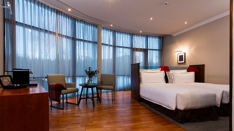 the glasshouse hotel executive bedroom